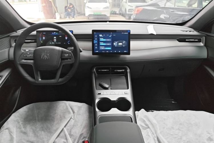 Used BYD Qin PLUS  Center Console