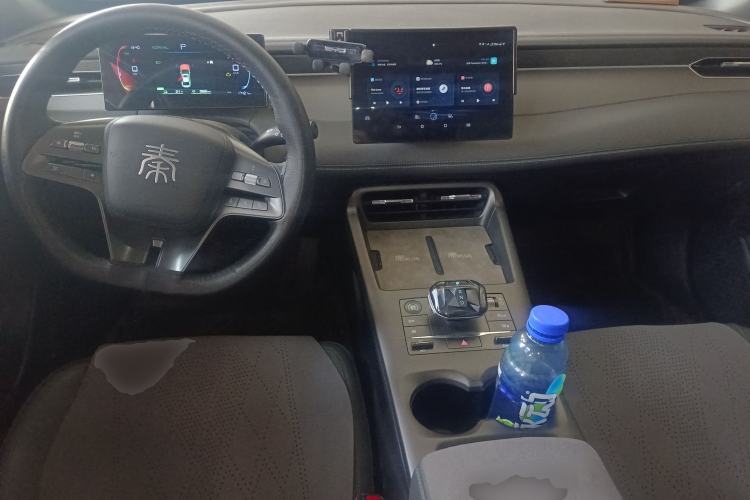 Used BYD Qin PLUS 2025 DM-i Smart Drive 55KM Leading Model Center Console