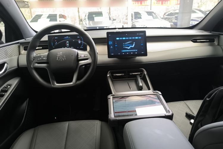 Used BYD Qin PLUS  Center Console