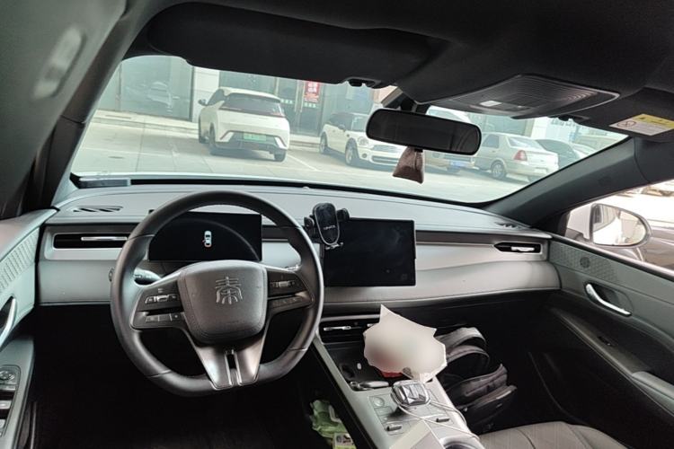 Used BYD Qin PLUS 2025 DM-i Smart Drive 55KM Leading Model Center Console