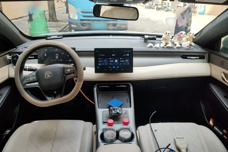 Used BYD Qin PLUS 2025 DM-i Smart Drive 55KM Leading Model Center Console