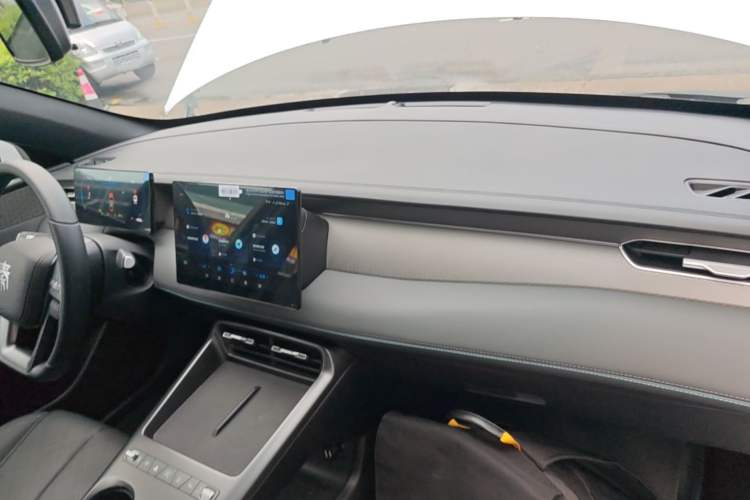 Used BYD Qin PLUS  Center Console
