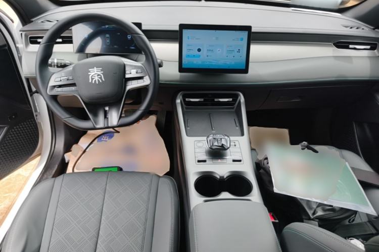 Used BYD Qin PLUS 2025 DM-i Smart Drive 55KM Leading Model Center Console