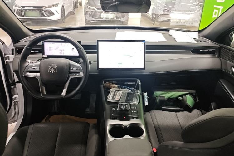 Used BYD Qin PLUS 2025 EV Smart Drive Version 510KM Beyond Model Center Console