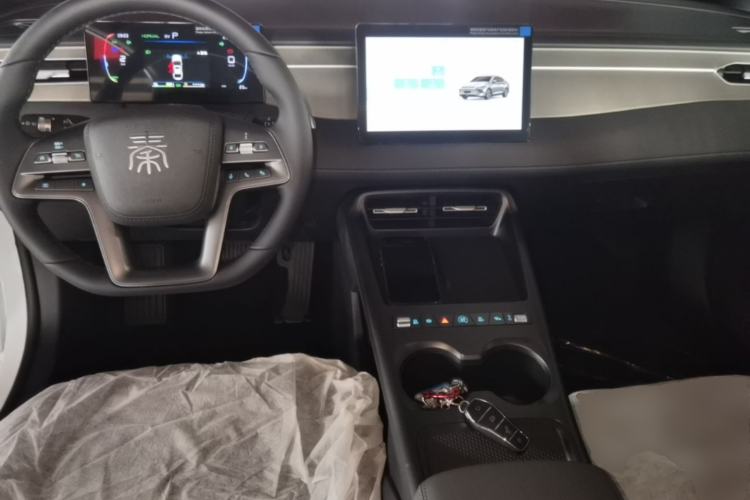 Used BYD Qin PLUS  Center Console