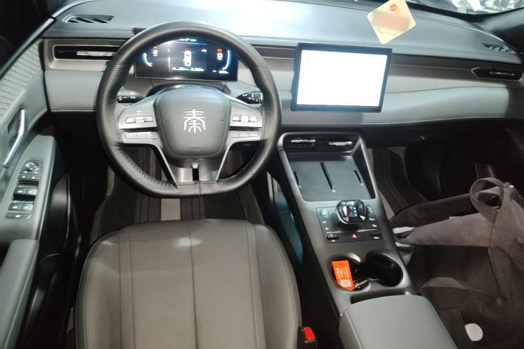 Used BYD Qin PLUS 2025 DM-i Smart Drive 55KM Leading Model Center Console