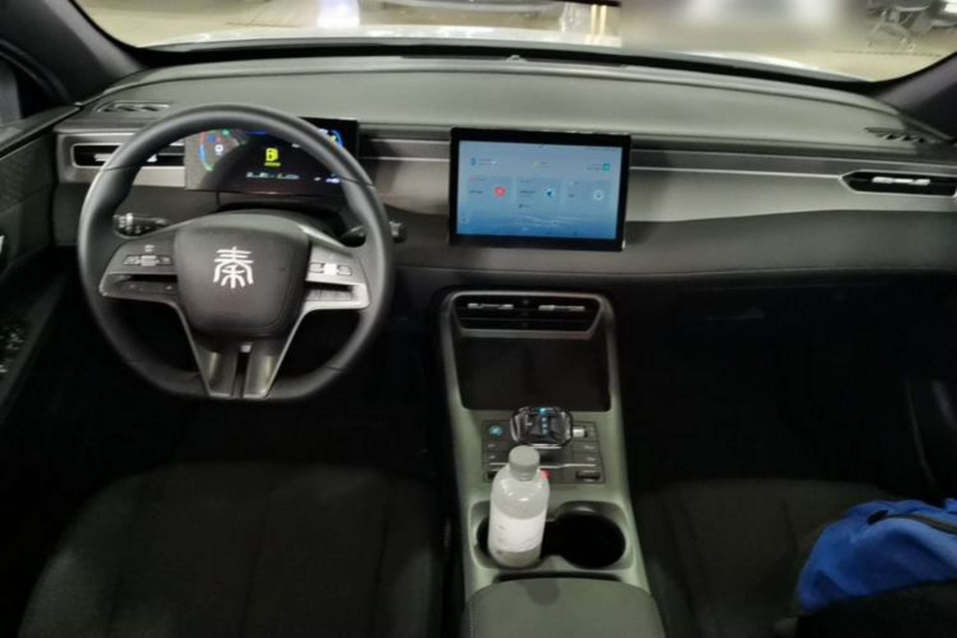 Used BYD Qin PLUS 2025 DM-i Smart Drive 55KM Leading Model Center Console