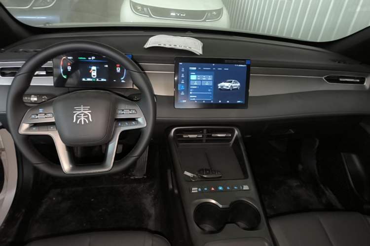 Used BYD Qin PLUS  Center Console