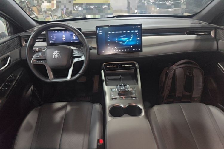 Used BYD Qin PLUS 2025 DM-i Smart Drive 120KM Superior Model Center Console