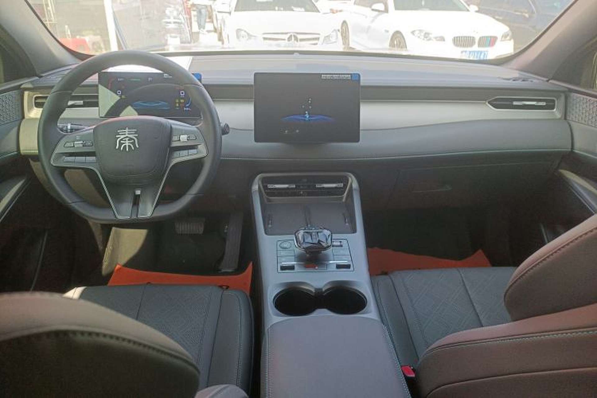 Used BYD Qin PLUS 2025 DM-i Smart Drive 55KM Leading Model Center Console