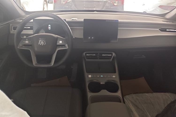 Used BYD Qin PLUS  Center Console