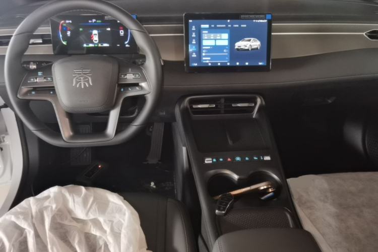 Used BYD Qin PLUS  Center Console