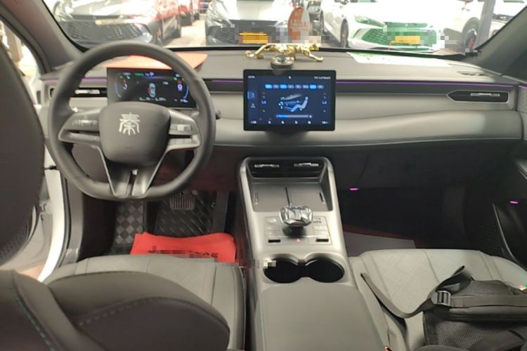 Used BYD Qin PLUS 2025 DM-i Smart Drive 55KM Leading Model Center Console