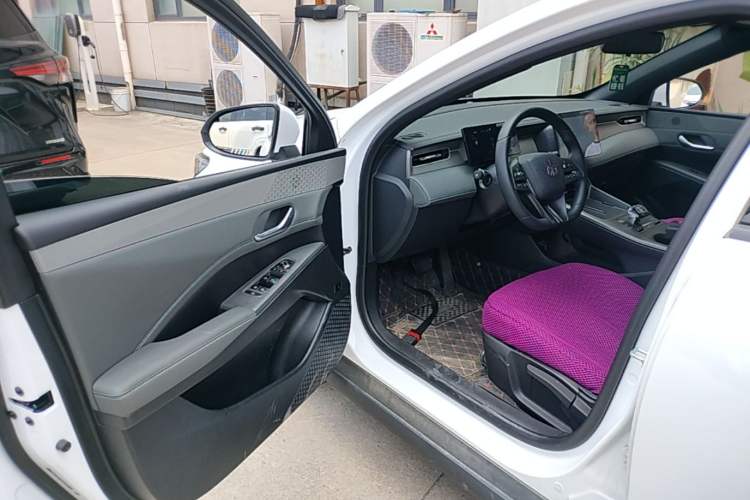 Used BYD Qin PLUS 2025 DM-i Smart Drive 55KM Leading Model Driver Seat