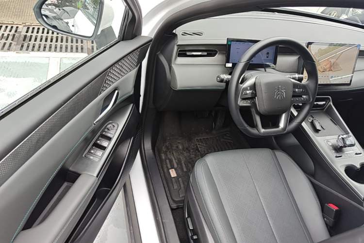 Used BYD Qin PLUS 2025 DM-i Smart Drive 55KM Beyond Model Driver Seat