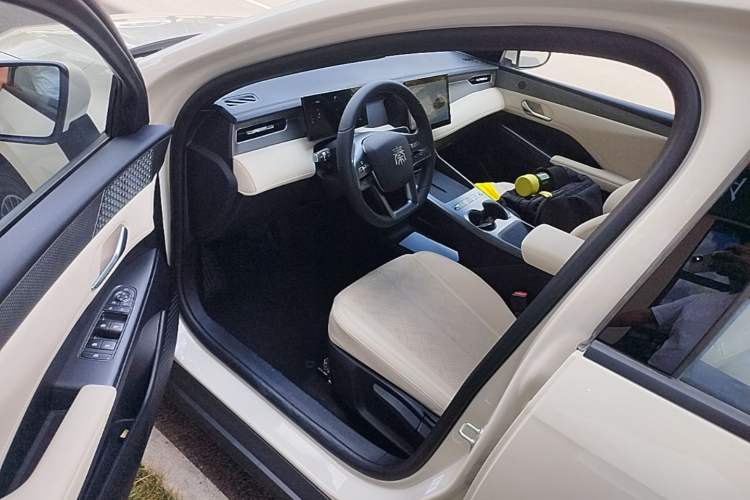 Used BYD Qin PLUS  Driver Seat