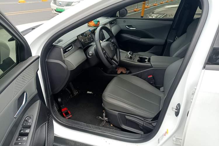 Used BYD Qin PLUS 2025 DM-i Smart Drive 55KM Leading Model Driver Seat