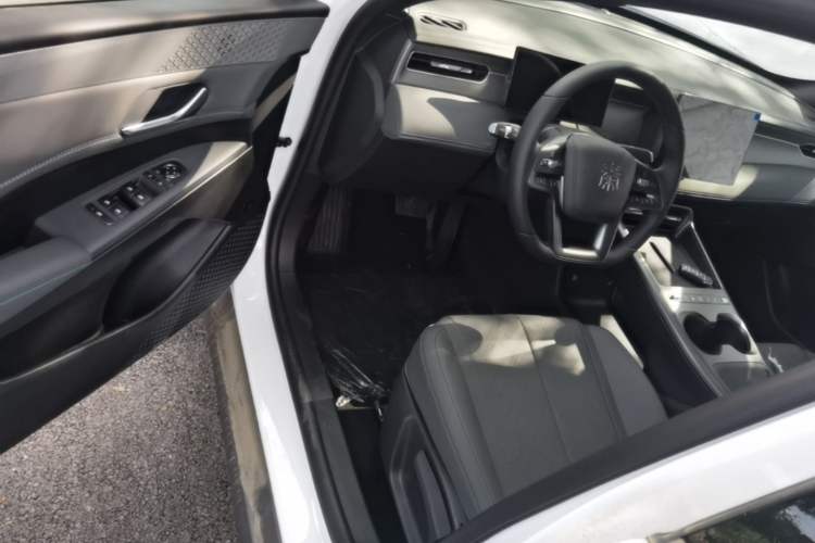 Used BYD Qin PLUS  Driver Seat
