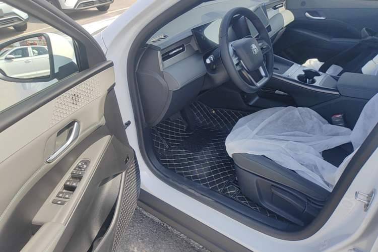Used BYD Qin PLUS  Driver Seat