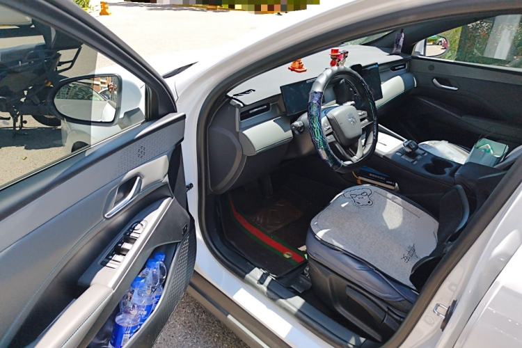 Used BYD Qin PLUS 2025 DM-i Smart Drive 55KM Leading Model Driver Seat