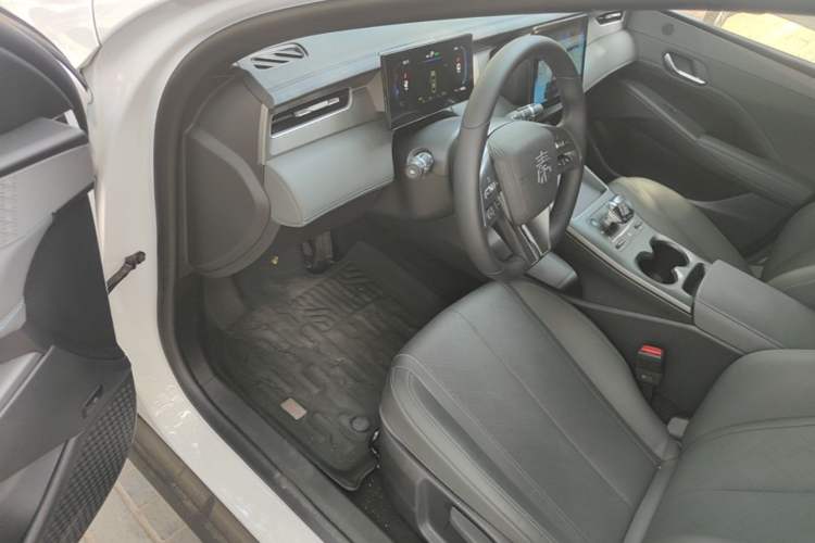 Used BYD Qin PLUS 2025 DM-i Smart Drive 55KM Leading Model Driver Seat