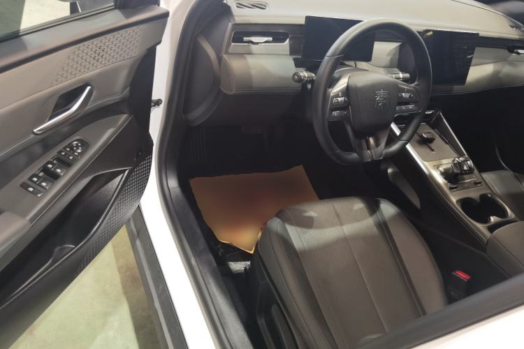 Used BYD Qin PLUS 2025 DM-i Smart Drive 55KM Leading Model Driver Seat