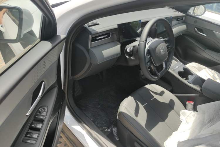 Used BYD Qin PLUS  Driver Seat