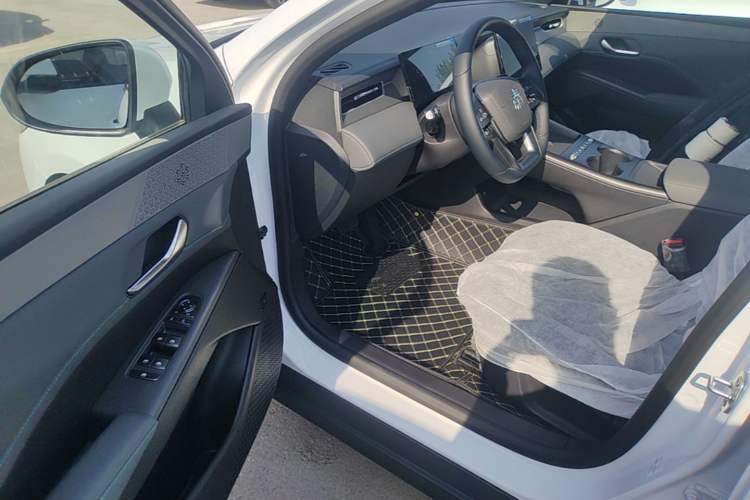 Used BYD Qin PLUS  Driver Seat