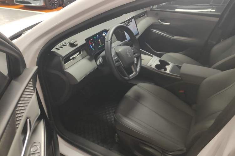 Used BYD Qin PLUS  Driver Seat