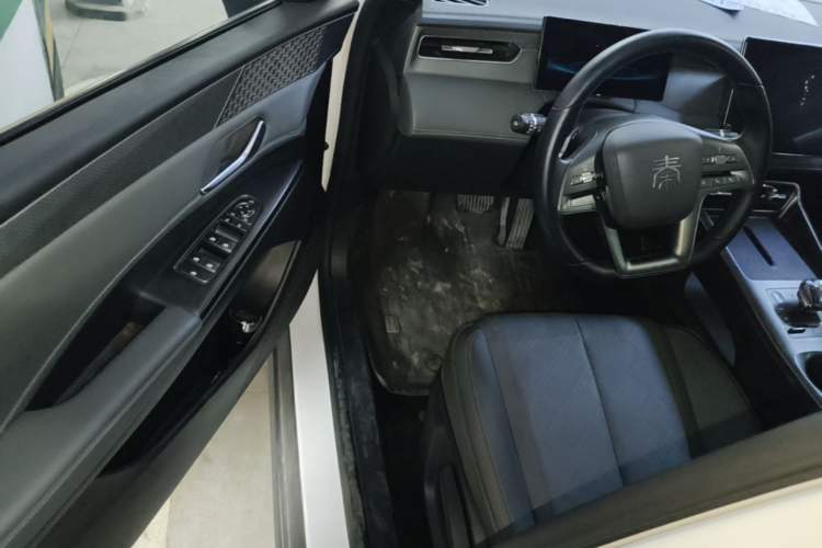 Used BYD Qin PLUS 2025 EV Smart Drive Edition 510KM Leading Model Driver Seat
