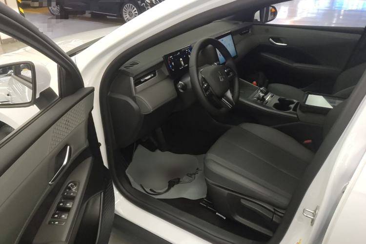 Used BYD Qin PLUS 2025 DM-i Smart Drive 55KM Leading Model Driver Seat