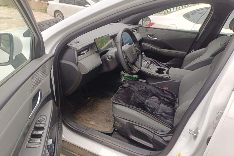 Used BYD Qin PLUS 2025 DM-i Smart Drive 55KM Leading Model Driver Seat