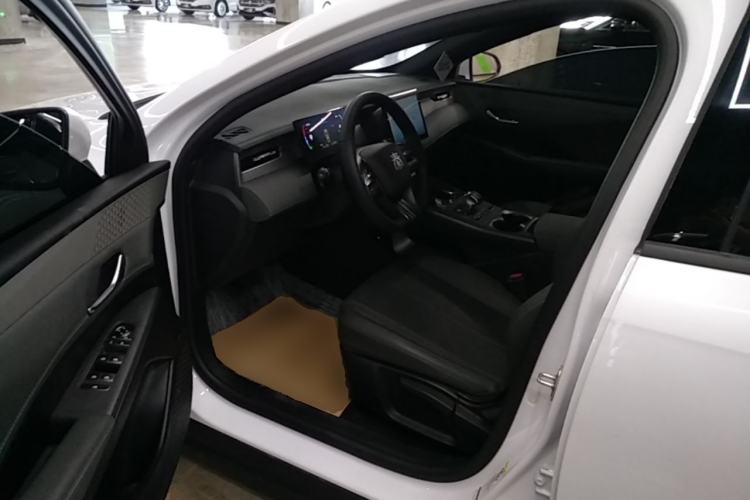 Used BYD Qin PLUS 2025 DM-i Smart Drive 55KM Leading Model Driver Seat