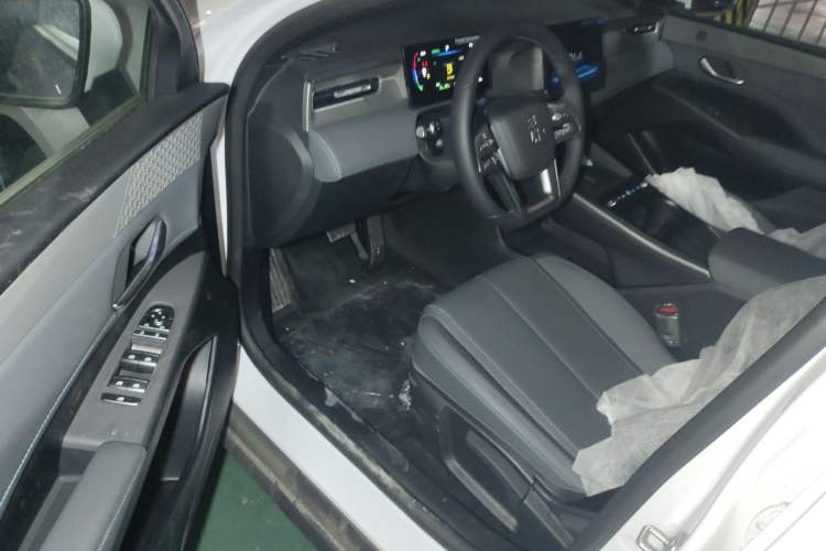 Used BYD Qin PLUS  Driver Seat