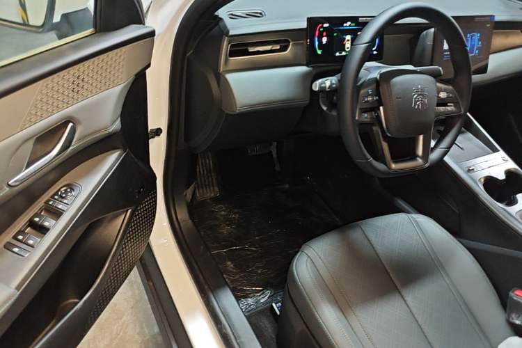 Used BYD Qin PLUS  Driver Seat