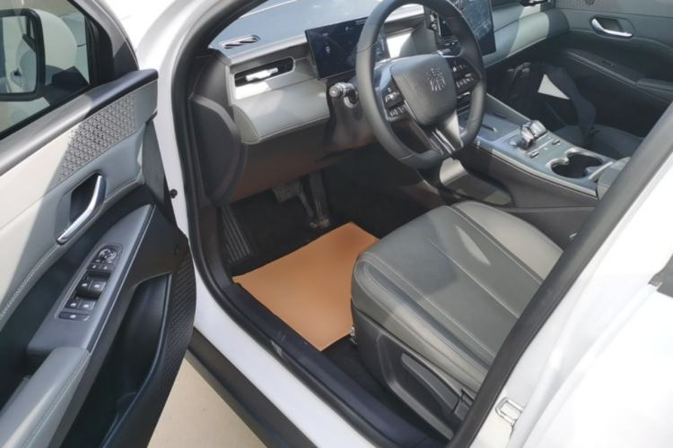 Used BYD Qin PLUS 2025 DM-i Smart Drive 55KM Leading Model Driver Seat