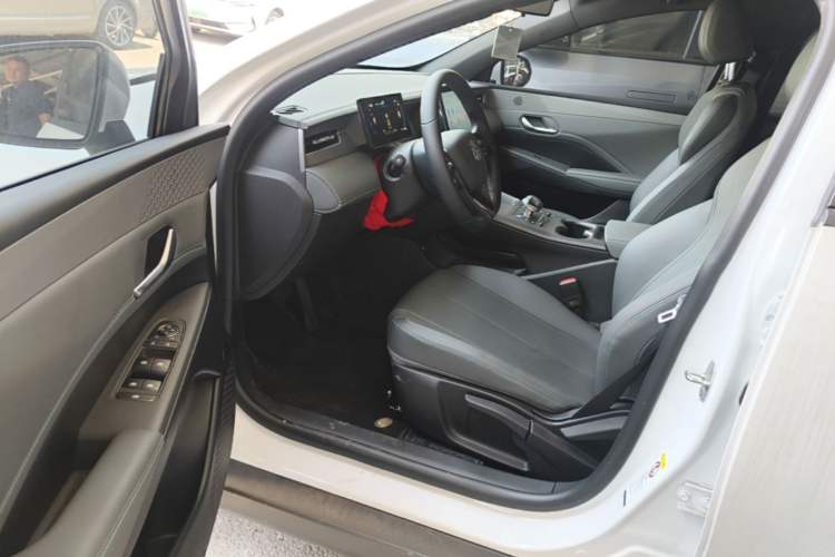 Used BYD Qin PLUS 2025 DM-i Smart Drive 55KM Leading Model Driver Seat