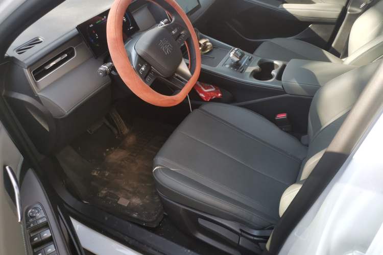 Used BYD Qin PLUS 2025 DM-i Smart Drive 55KM Leading Model Driver Seat
