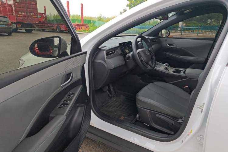 Used BYD Qin PLUS 2025 DM-i Smart Drive 55KM Leading Model Driver Seat