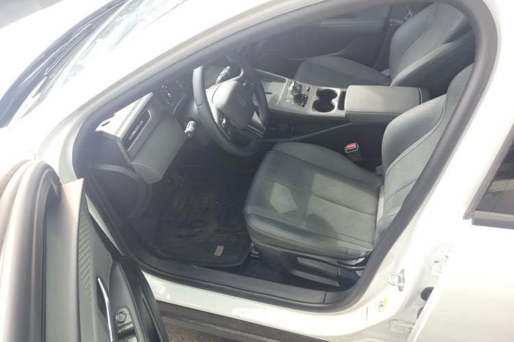 Used BYD Qin PLUS 2025 DM-i Smart Drive 55KM Leading Model Driver Seat