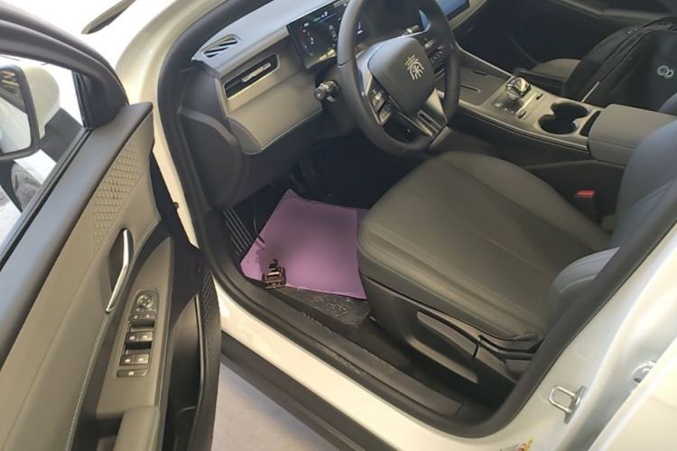 Used BYD Qin PLUS 2025 DM-i Smart Drive 55KM Leading Model Driver Seat