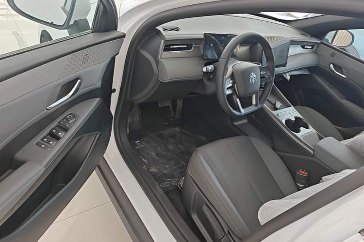 Used BYD Qin PLUS  Driver Seat