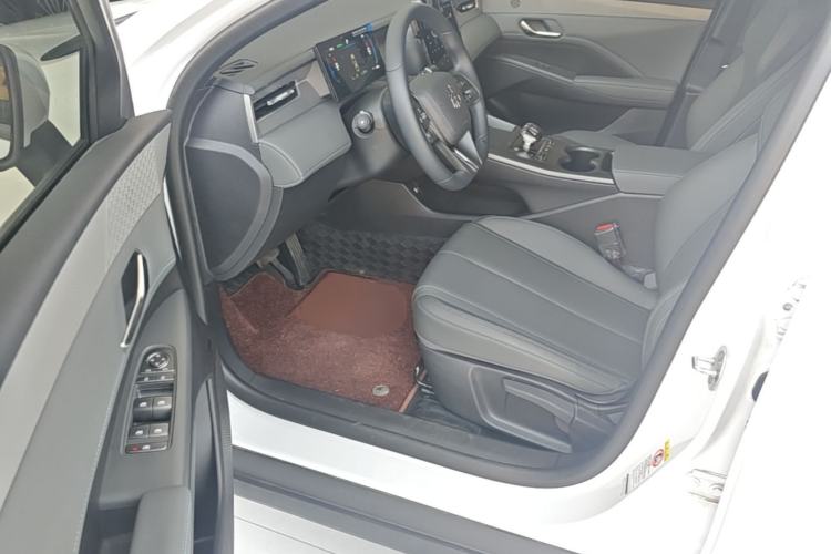 Used BYD Qin PLUS 2025 DM-i Smart Drive 55KM Leading Model Driver Seat
