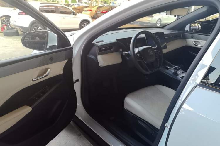 Used BYD Qin PLUS 2025 EV Smart Drive Edition 510KM Leading Model Driver Seat