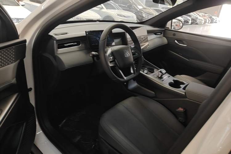 Used BYD Qin PLUS 2025 EV Smart Drive Edition 510KM Leading Model Driver Seat