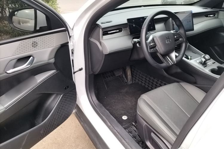 Used BYD Qin PLUS 2025 DM-i Smart Drive 55KM Leading Model Driver Seat