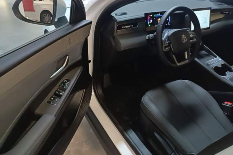 Used BYD Qin PLUS  Driver Seat