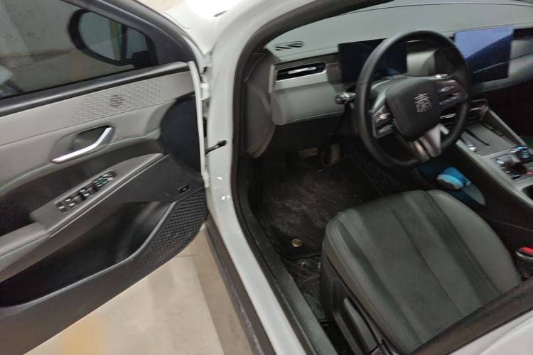 Used BYD Qin PLUS 2025 DM-i Smart Drive 55KM Leading Model Driver Seat