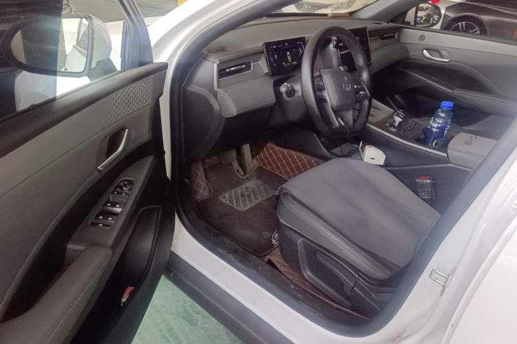 Used BYD Qin PLUS 2025 DM-i Smart Drive 55KM Leading Model Driver Seat