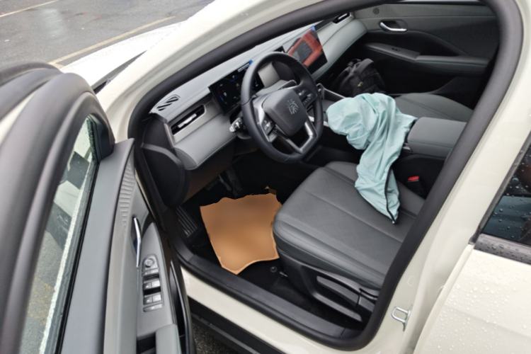 Used BYD Qin PLUS  Driver Seat